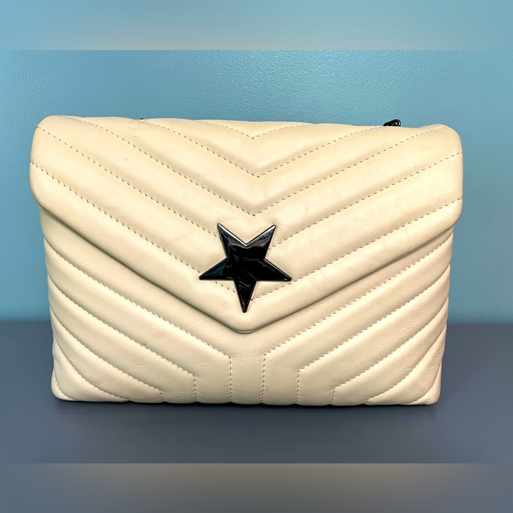 Italian leather crossbody/shoulder bag, perfect for everyday life.